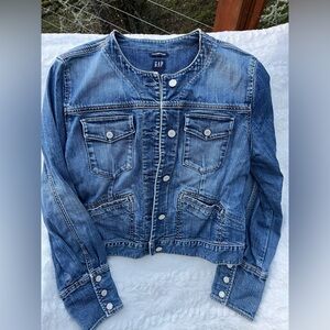 GAP vintage Women's Blue Denim Jacket with unique neck line -GUC